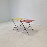 Ensemble de deux tables d'appoint en métal et bois, années 1960