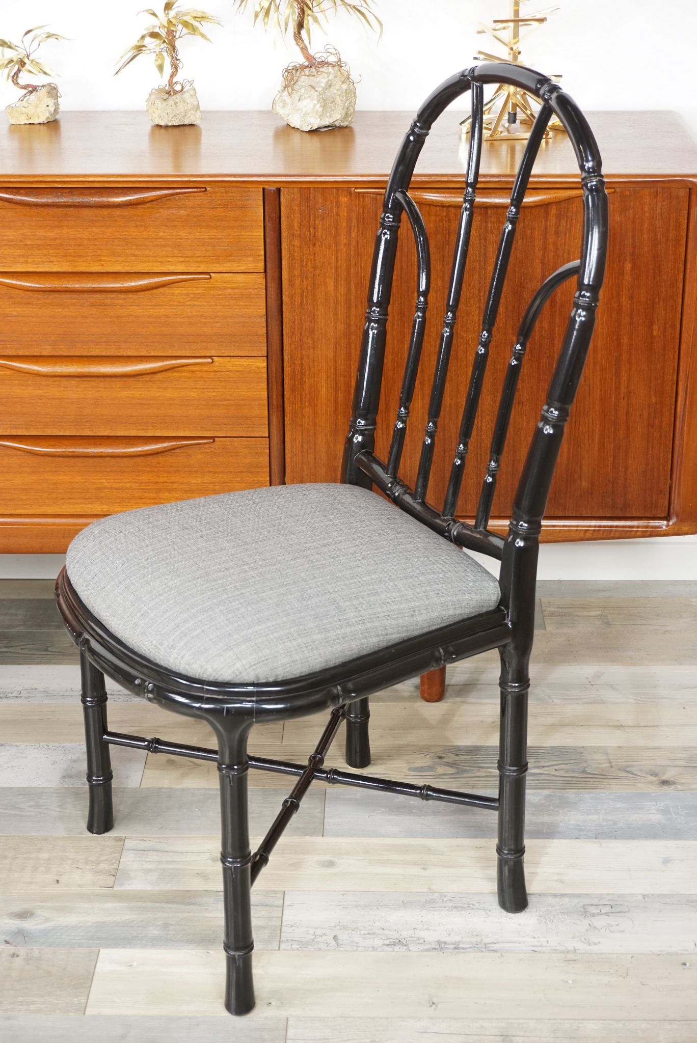 Lot of 4 Italian design chairs 70s - 80s in black laqué wood