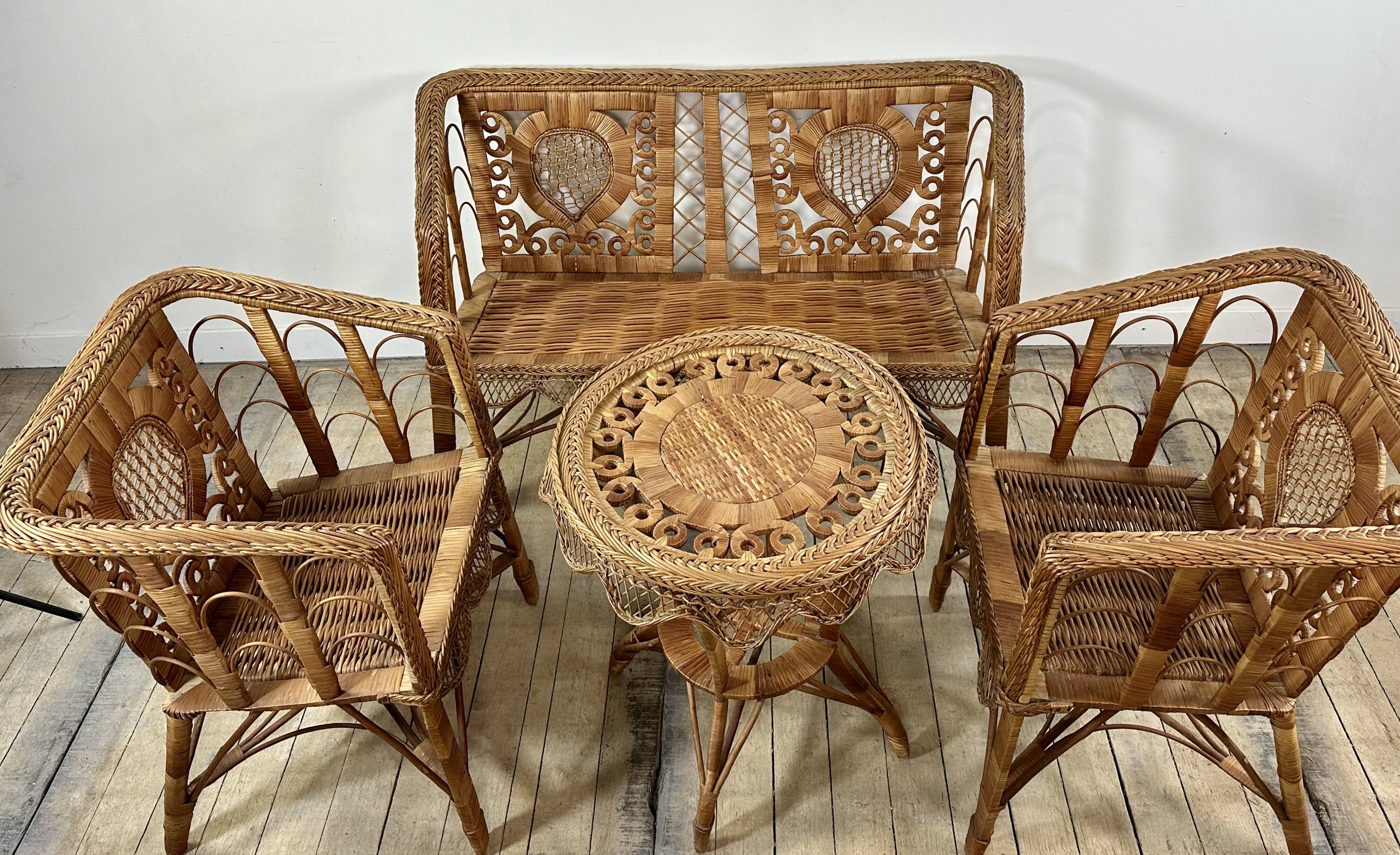 Victorian-style rattan lounge from the 1920s.