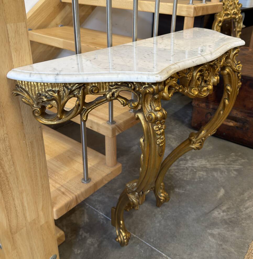 Louis XV style console in gilded wood and marble