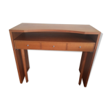 Design desk in Miss Cherry