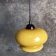 Suspension en opale jaune orangé, 1960/1970