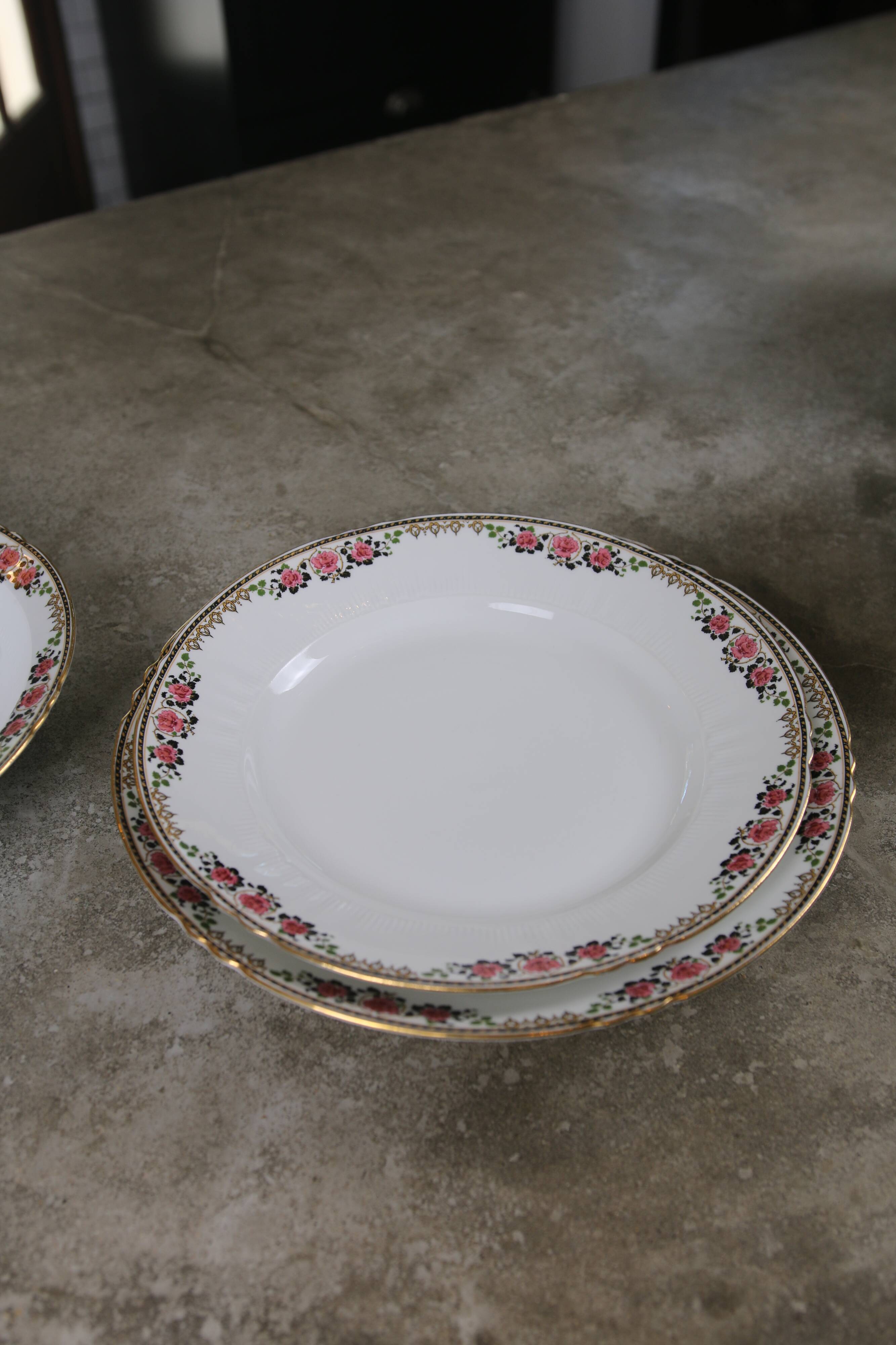 66-piece Limoges porcelain service, mid-20th century