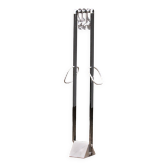 Italian Design Coat rack with white marble base and chrome uprights, 1970