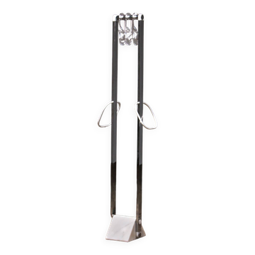 Italian Design Coat rack with white marble base and chrome uprights, 1970