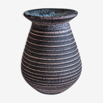 Ceramic vase from Accolay