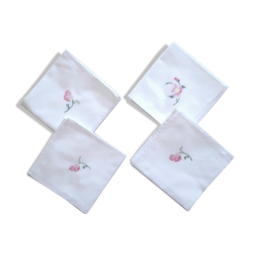 4 embroidered towels