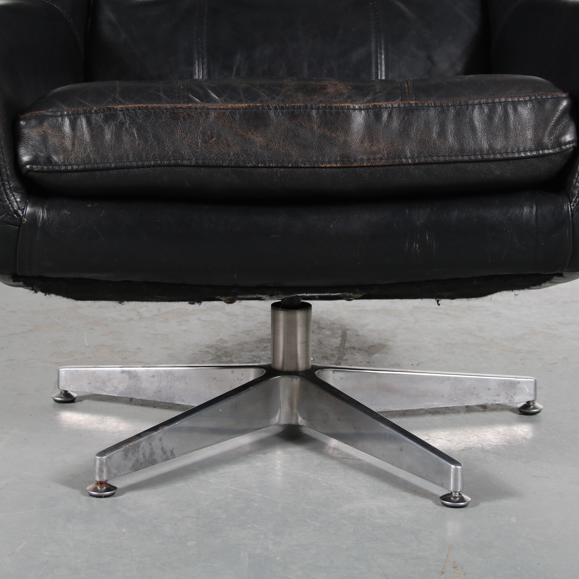 1960s Swivel chair by Artifort, Netherlands