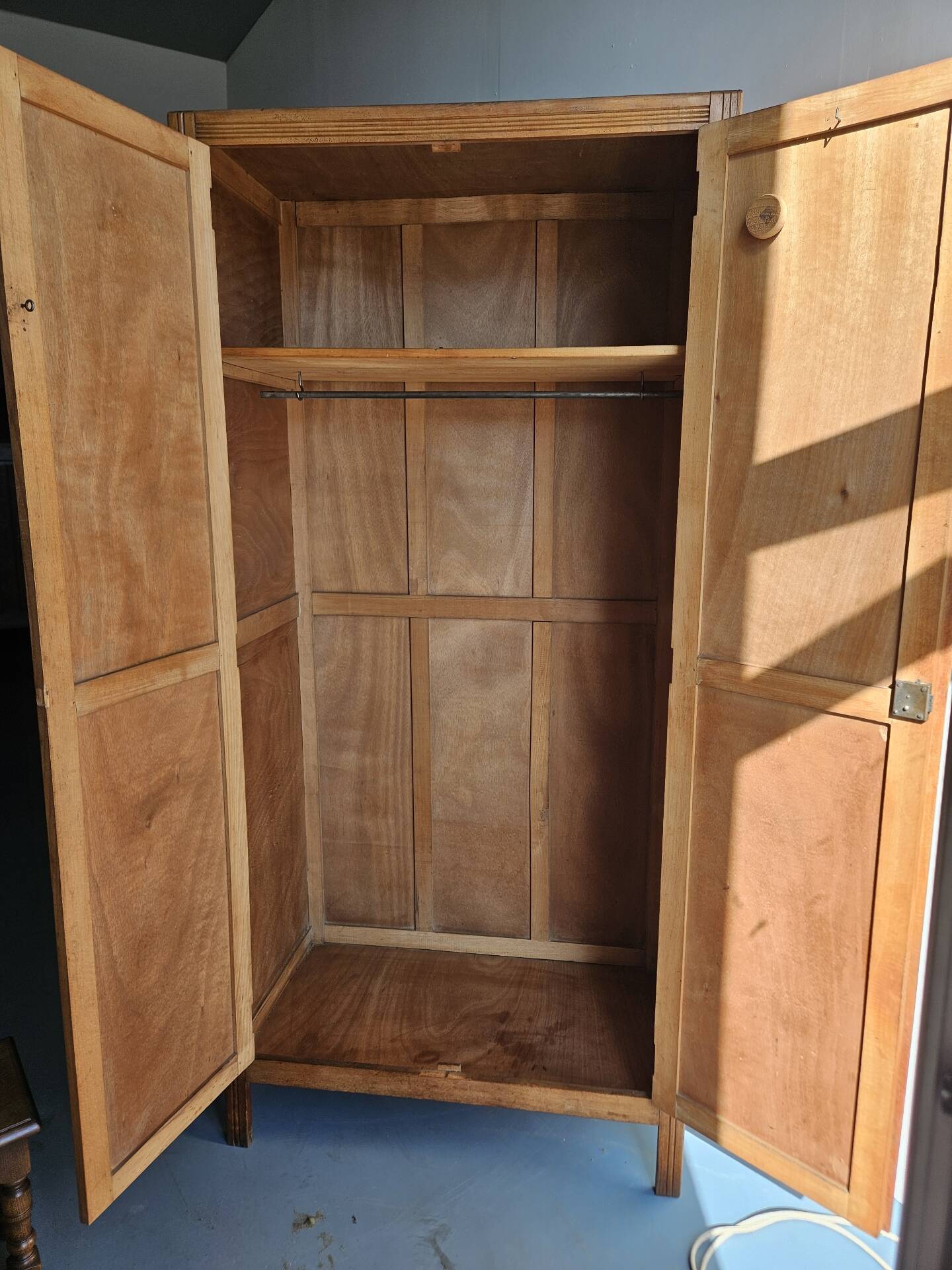 Armoire ancienne en bois