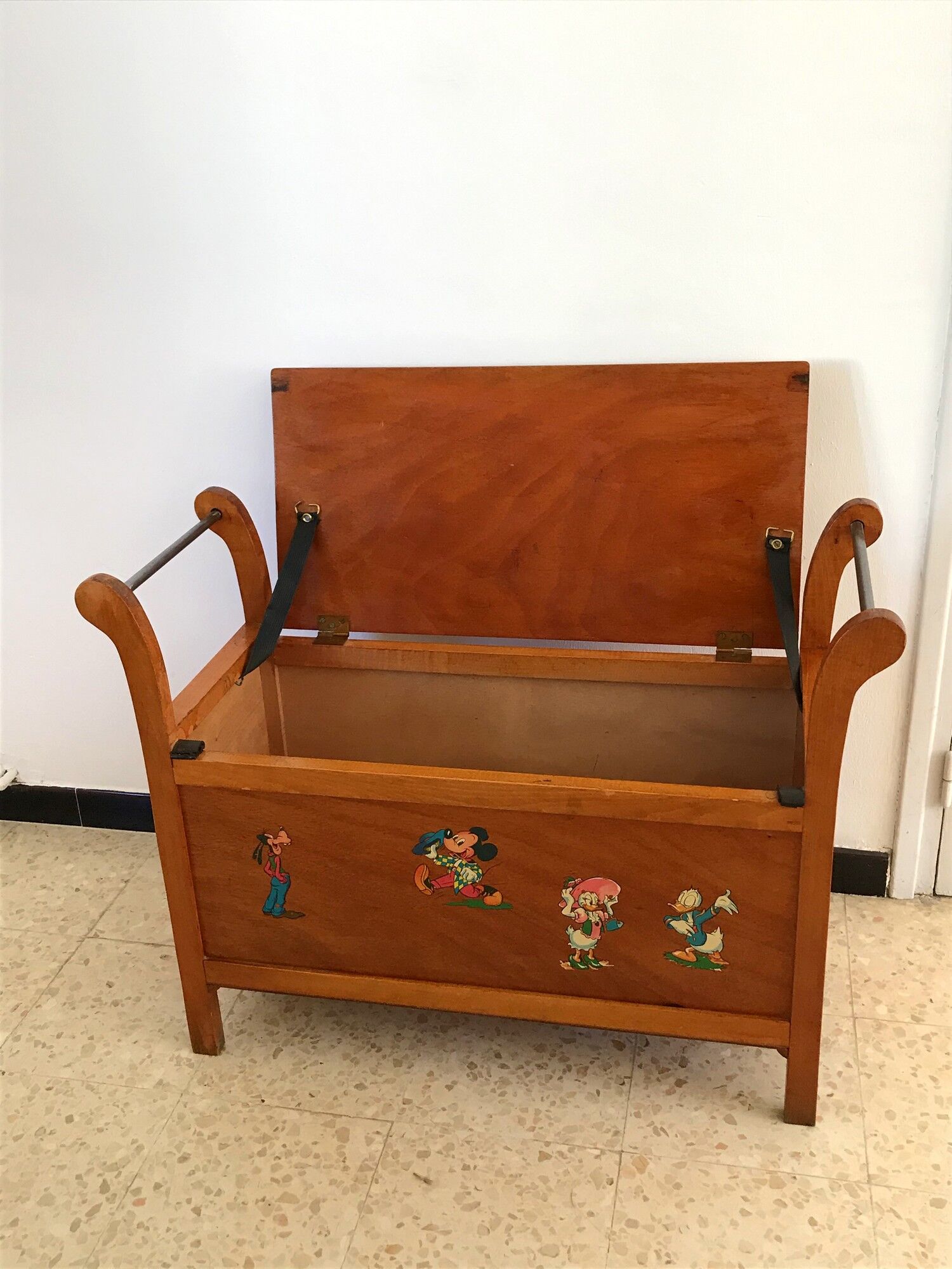 Vintage toy chest 60s