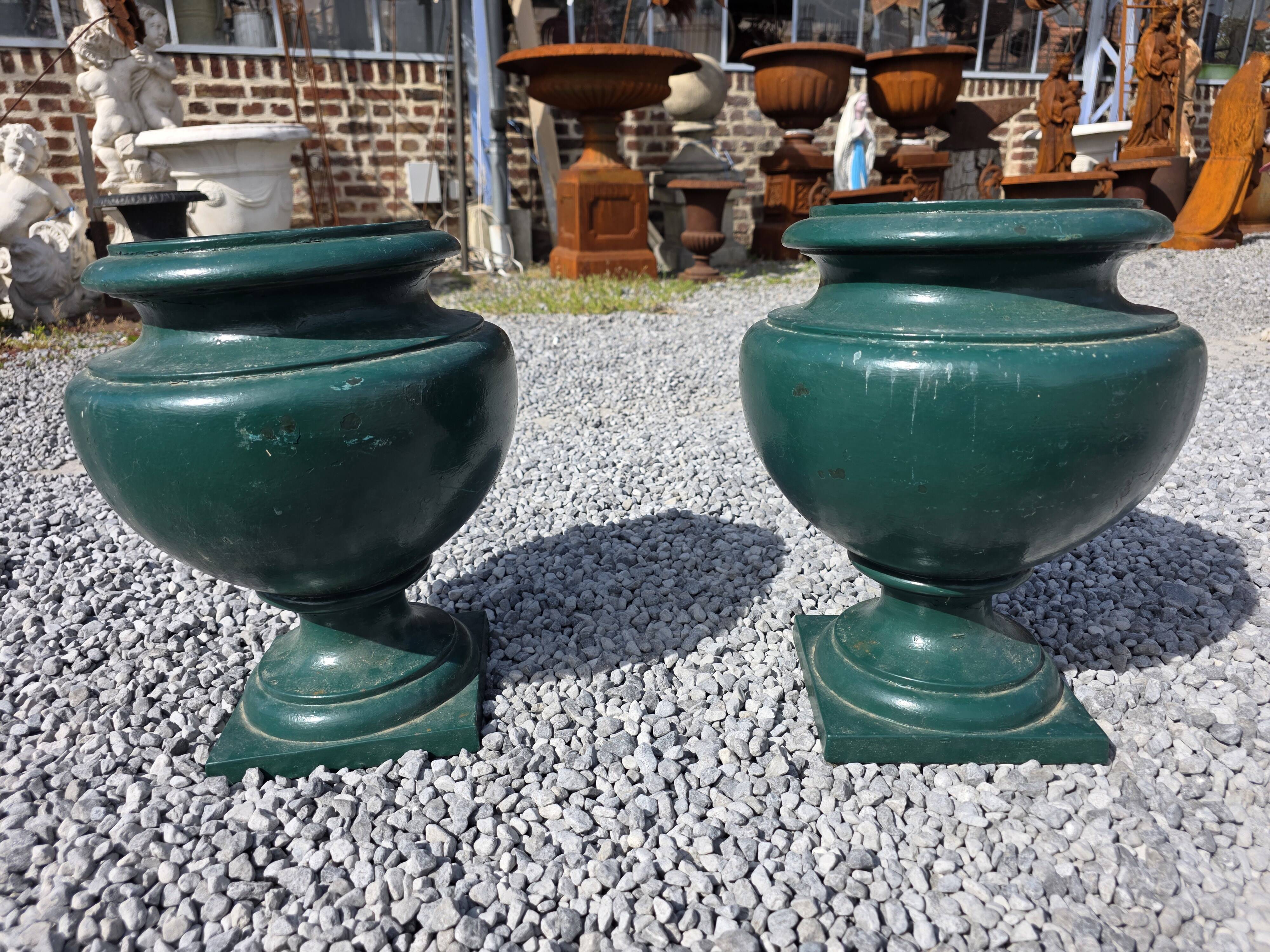 Paire de vases medicis XIXème en fonte