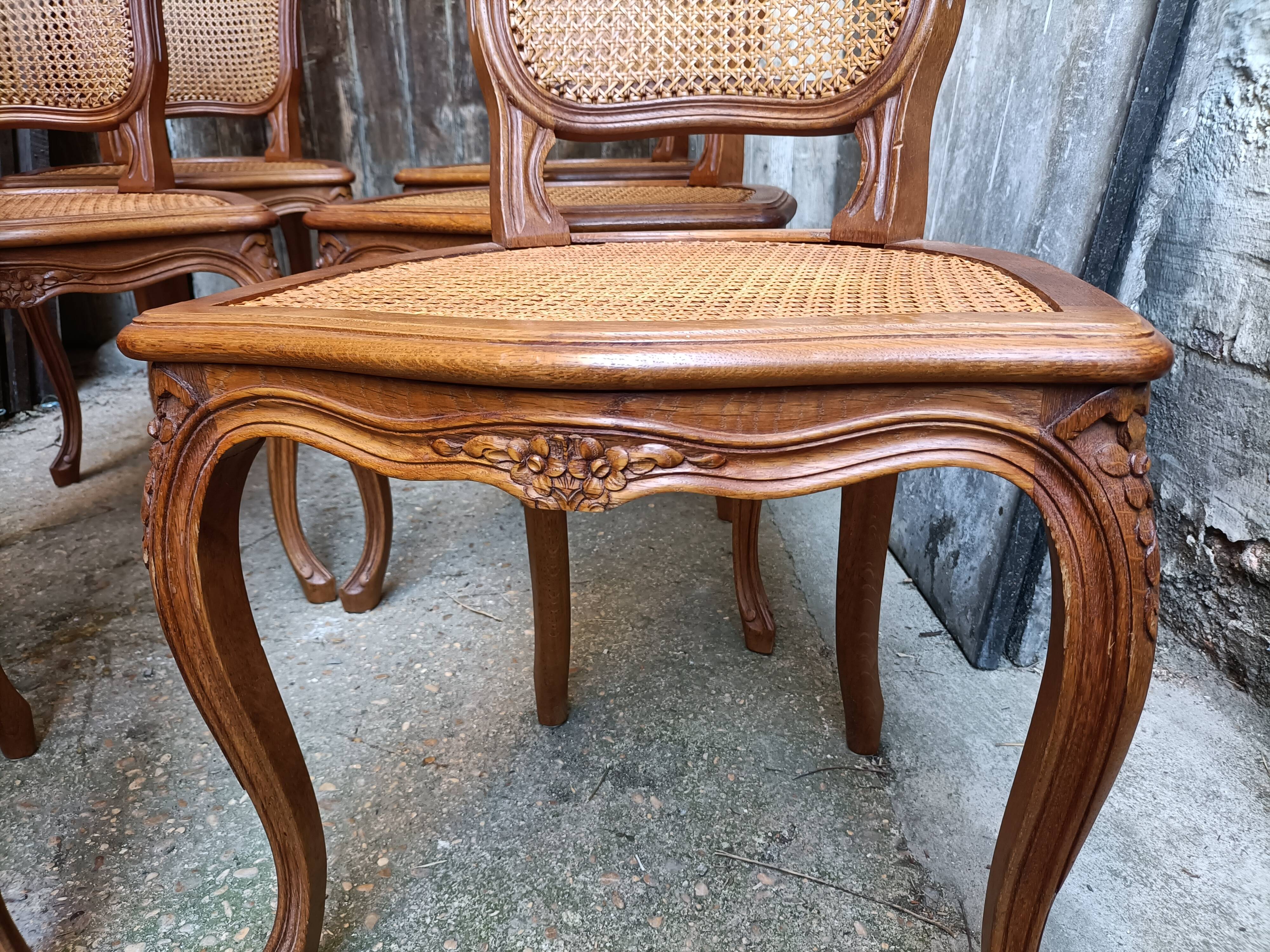 6 chaises cannées style Louis XV