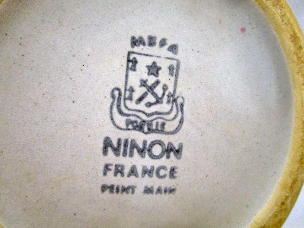 Sandstone pitcher Ninon France