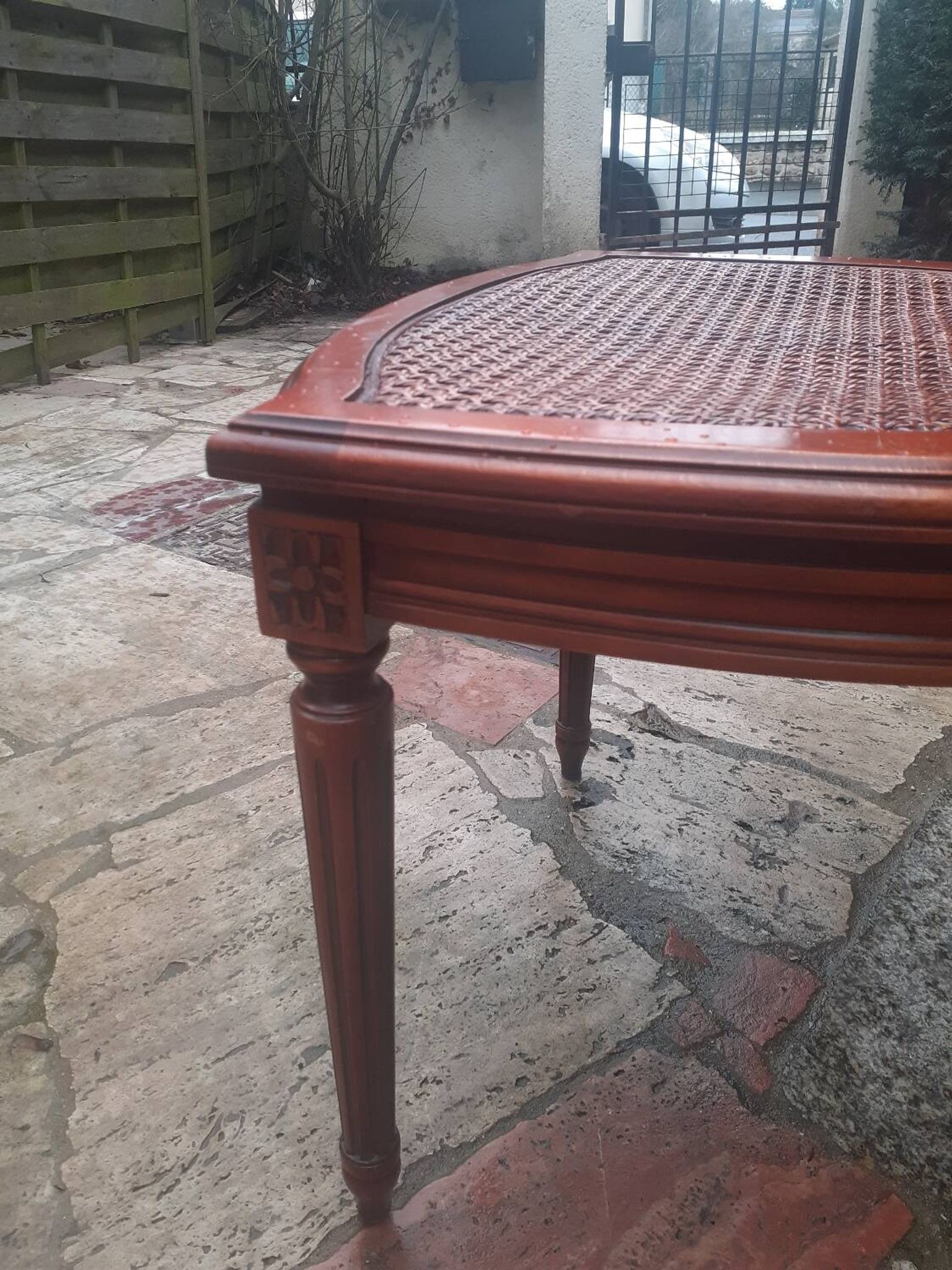 Chaise Cannes en bois sculpté style Louis XVI
