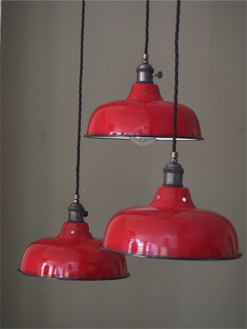 Day blind enamelled red industrial lamp