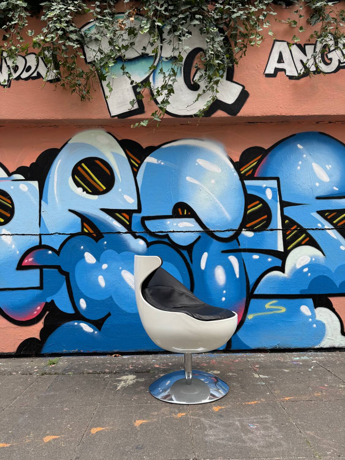 Vintage design armchair