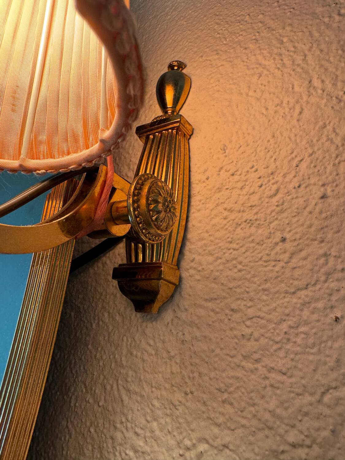 Oval illuminated brass mirror from the 70s