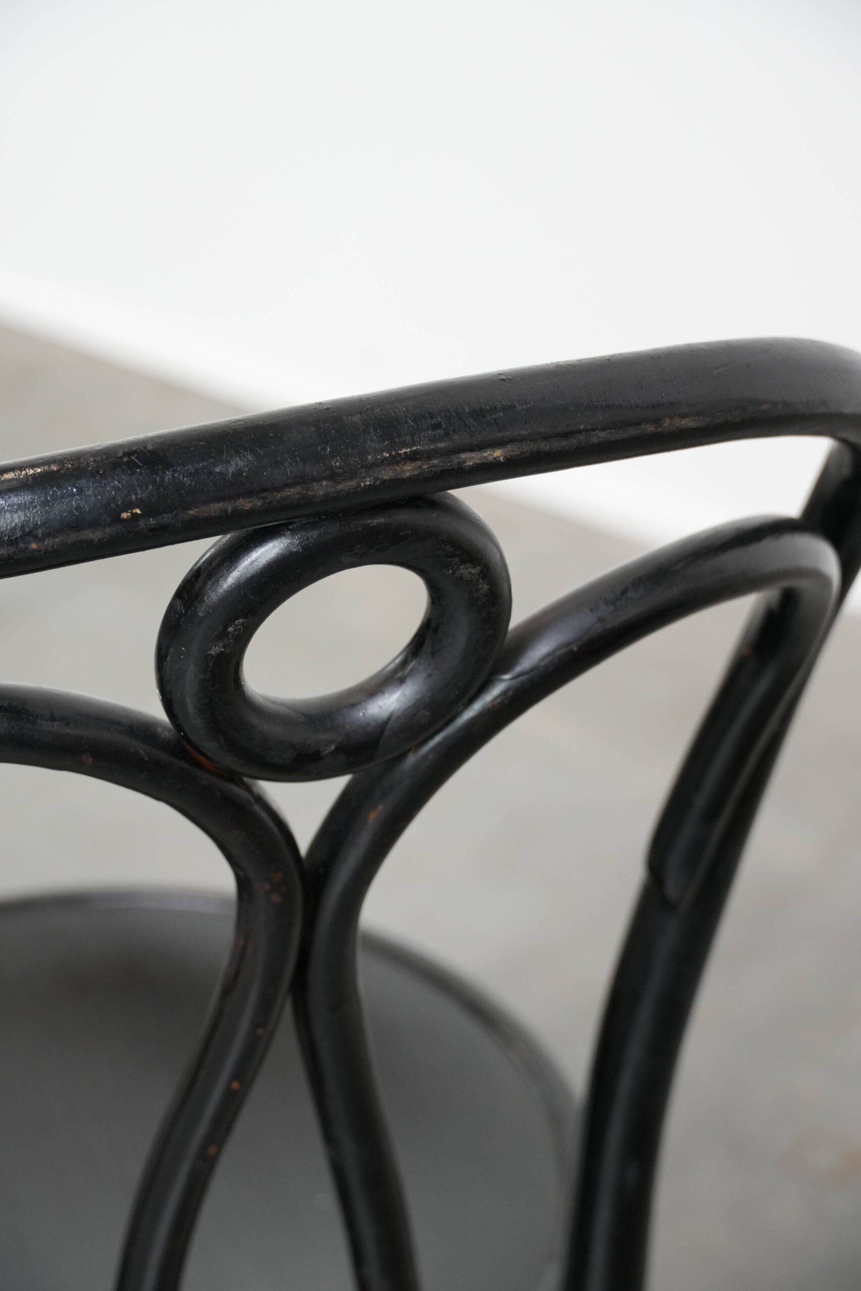 Set of 6 black vintage  bistro chairs with elegant design