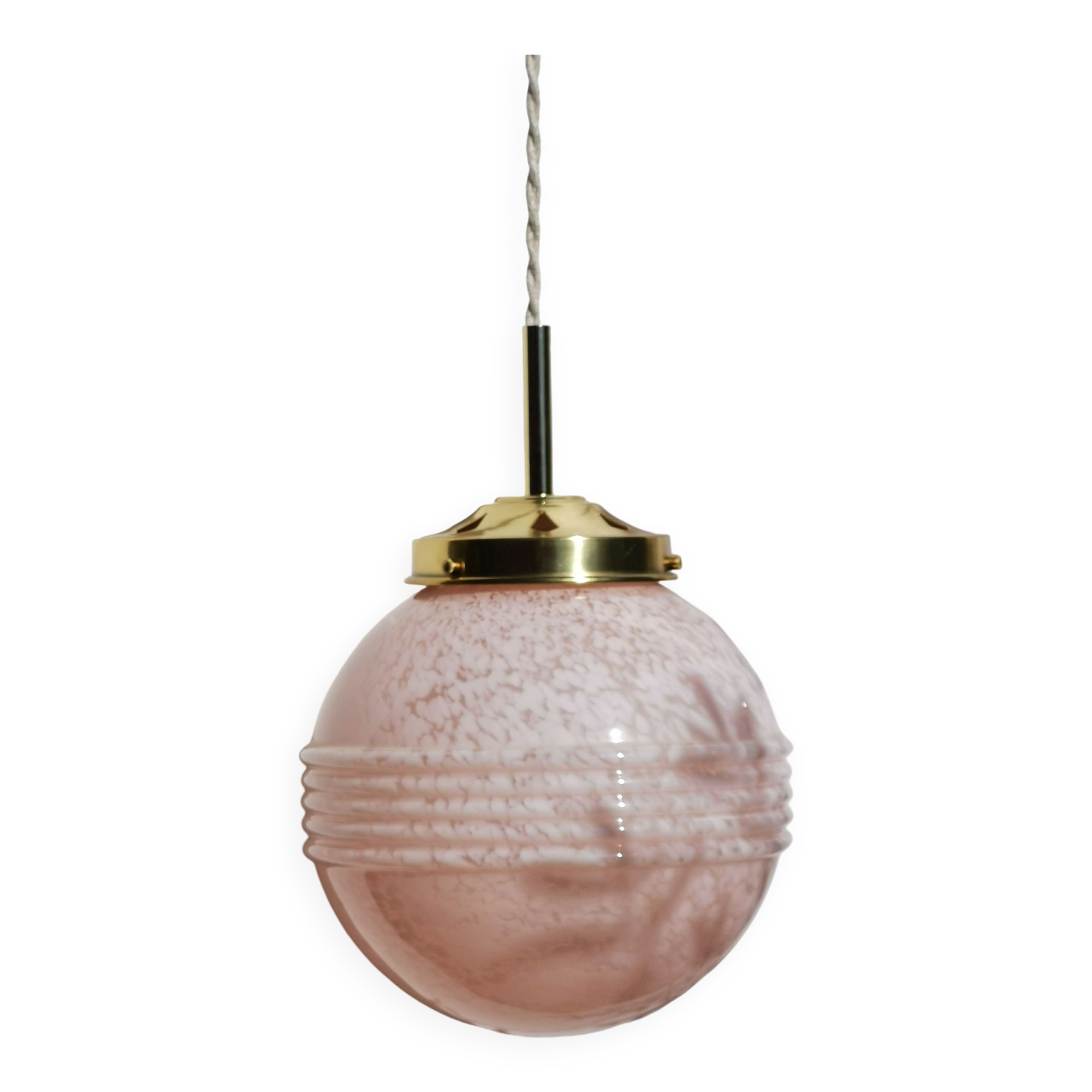 Suspension glass of pale pink clicy