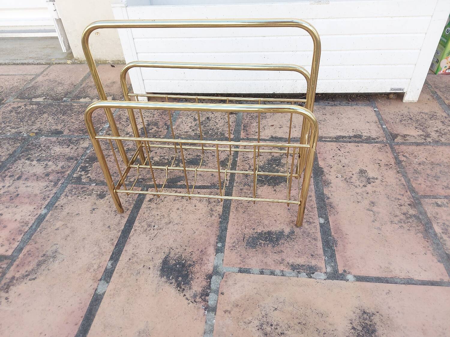 Porte revues vintage en laiton