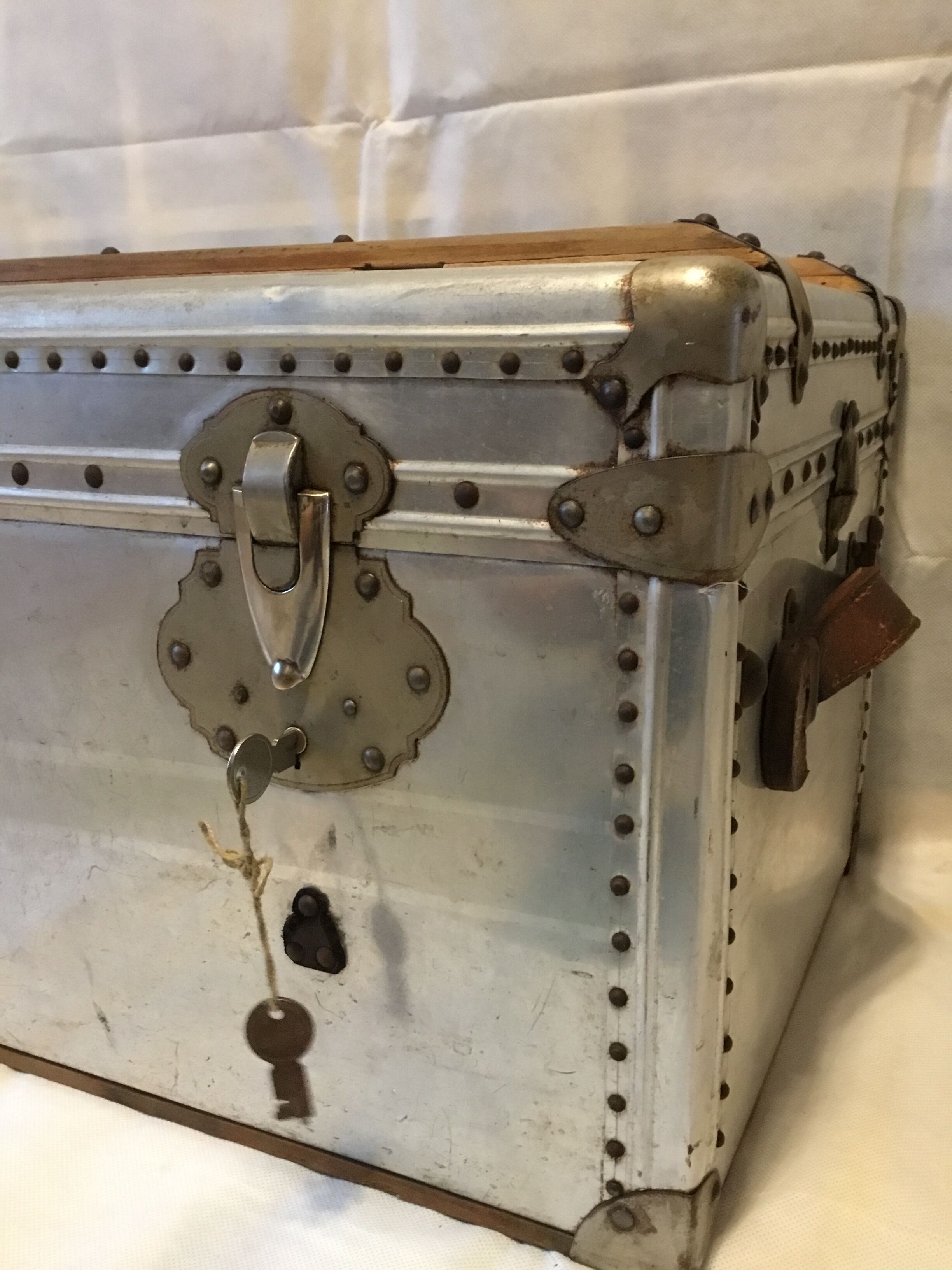 Trunk military year 50