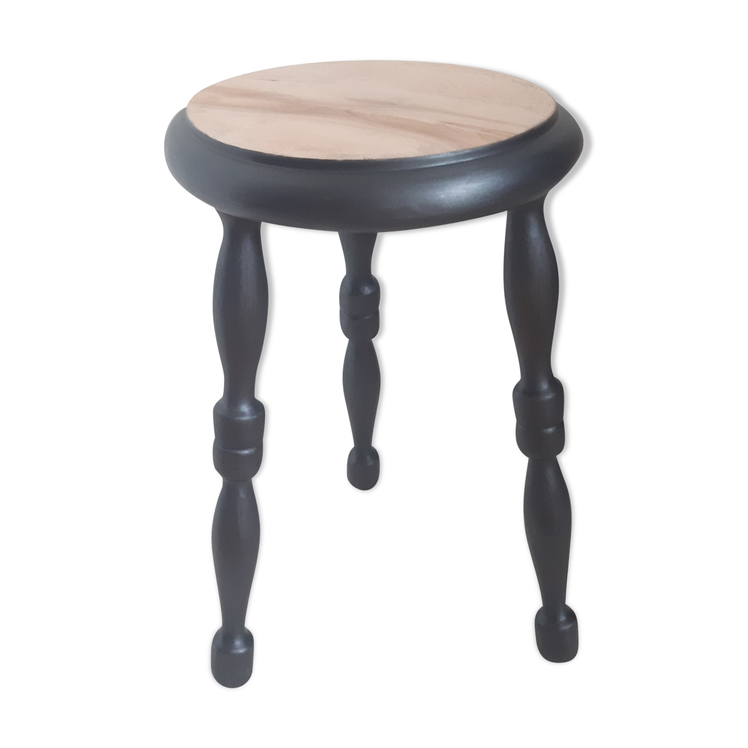 Tripod stool/ Plant holder