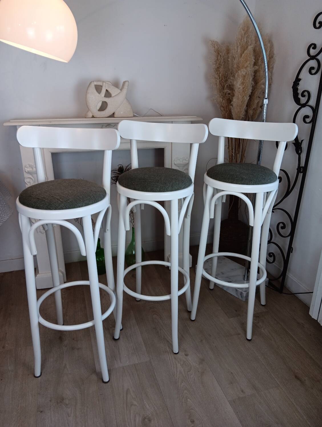 Bar stools x3