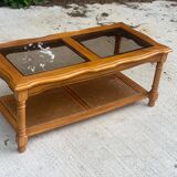 Table basse vintage en bois massif, verre et cannage