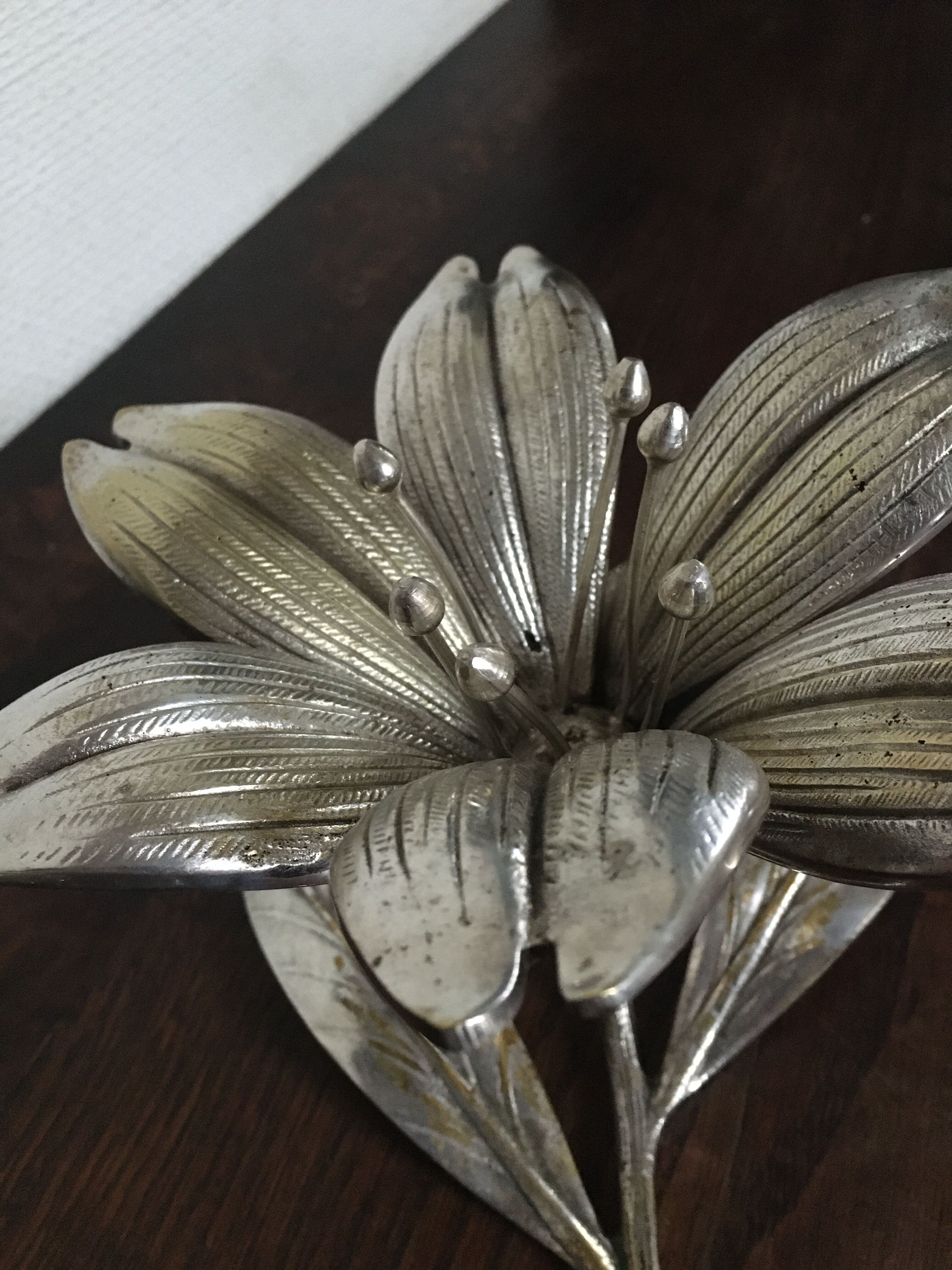 Silver metal flower ashtray