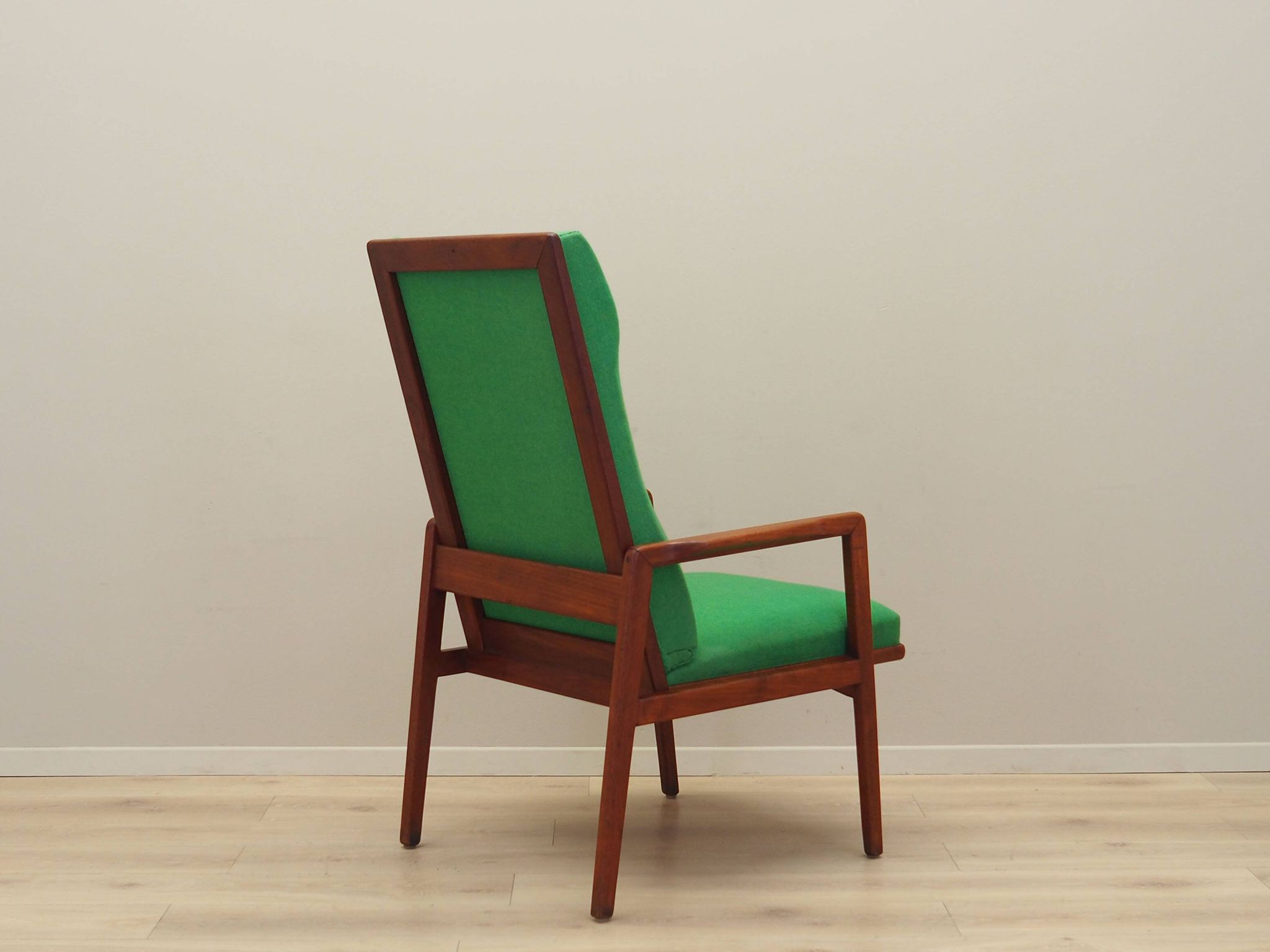 Fauteuil danois en teck et tissu vert, années 1970