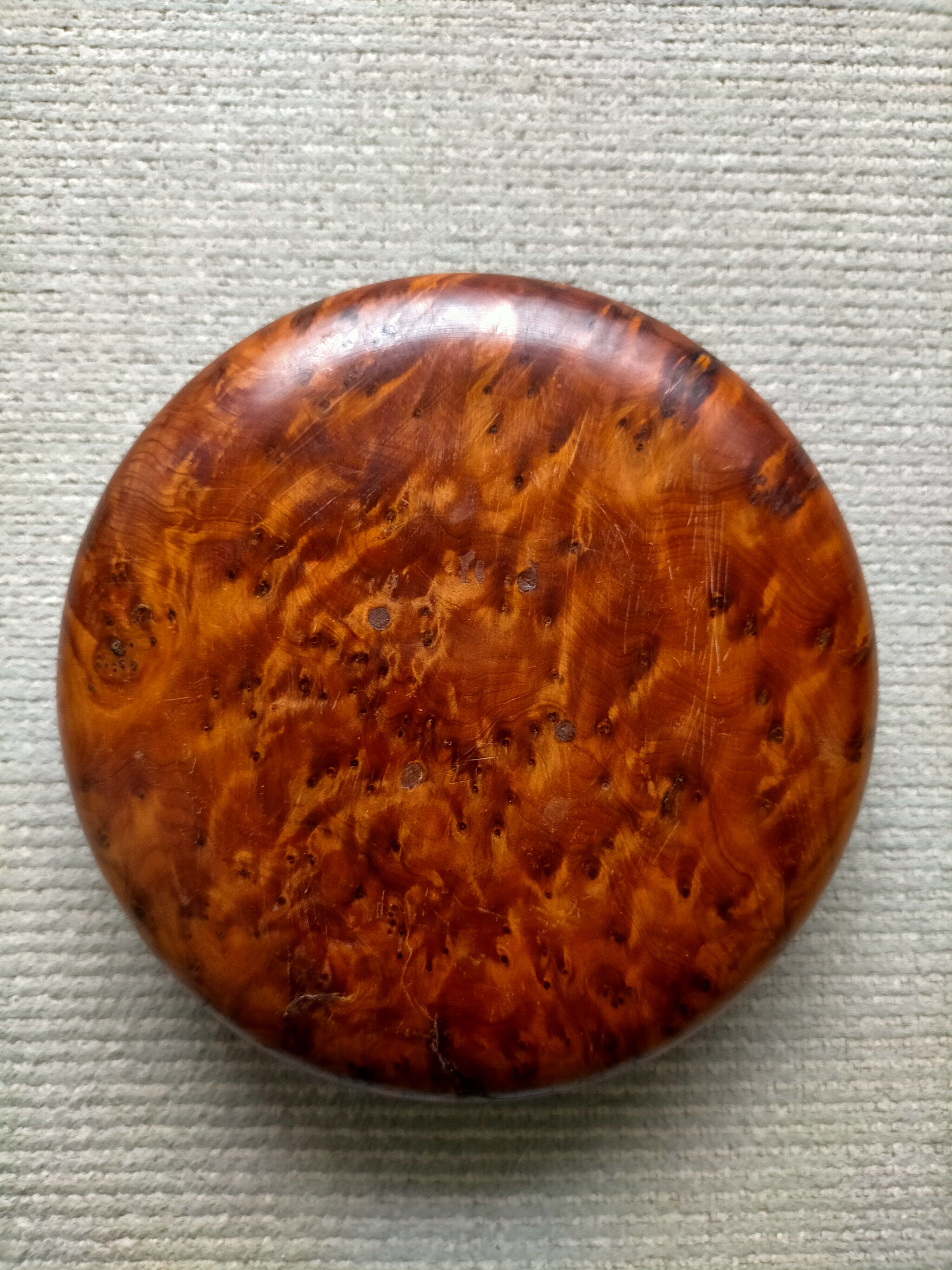 Thuya magnifying glass box