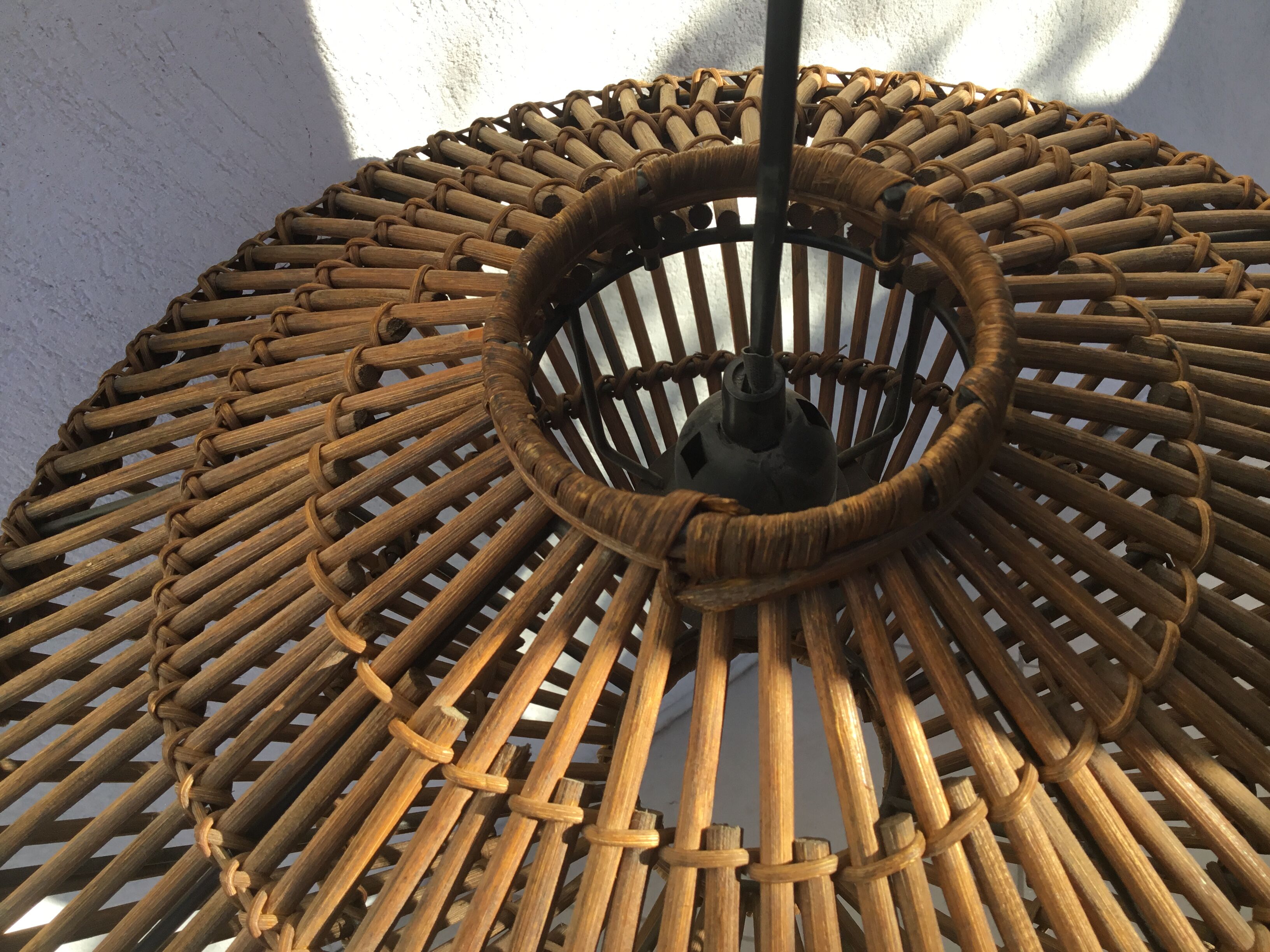 Vintage rattan suspension