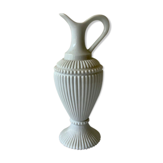 Carafe vase in white opaline