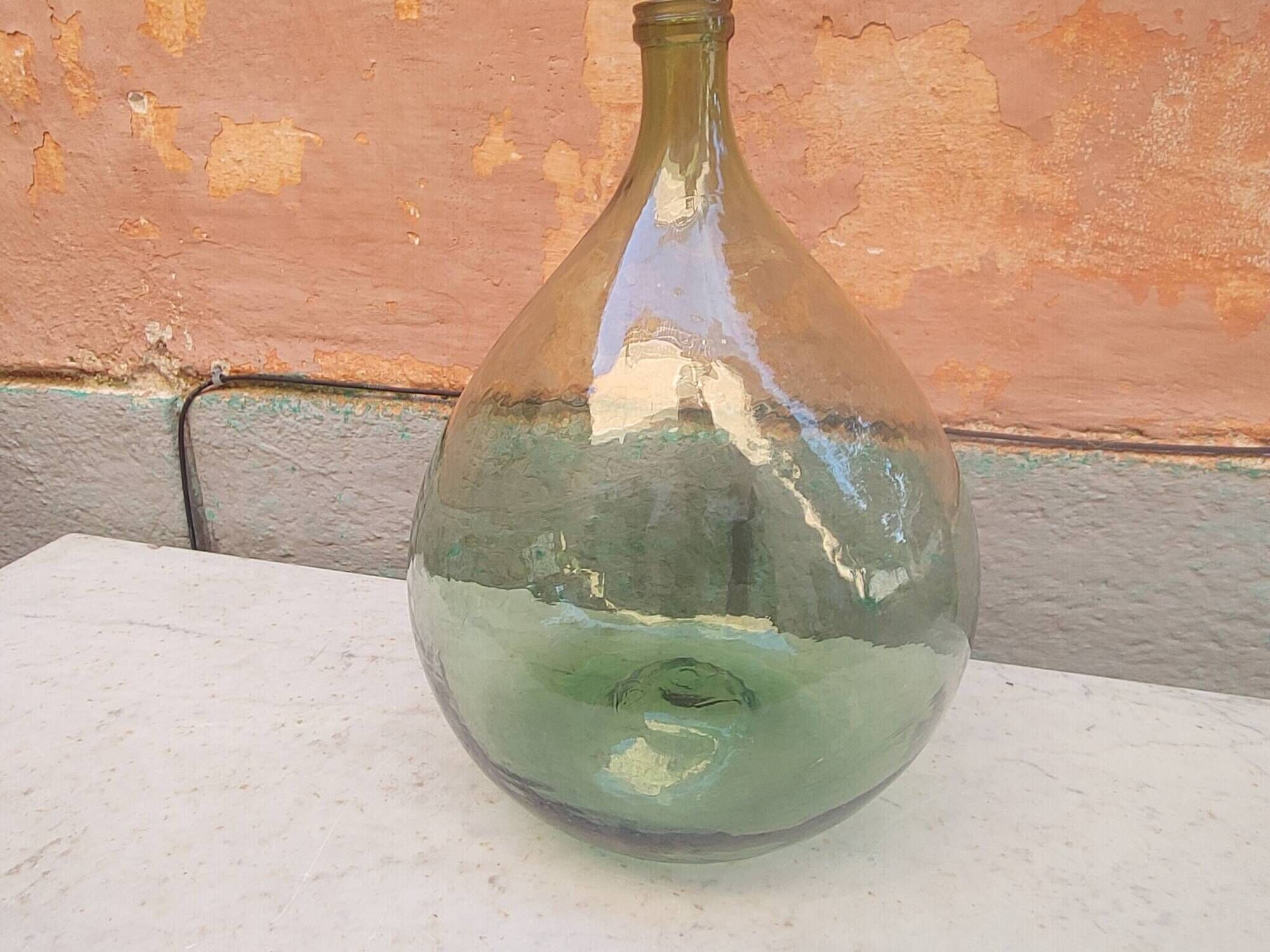 Lady Jeanne old bubbled glass - 15 liters - height 41cm (b)