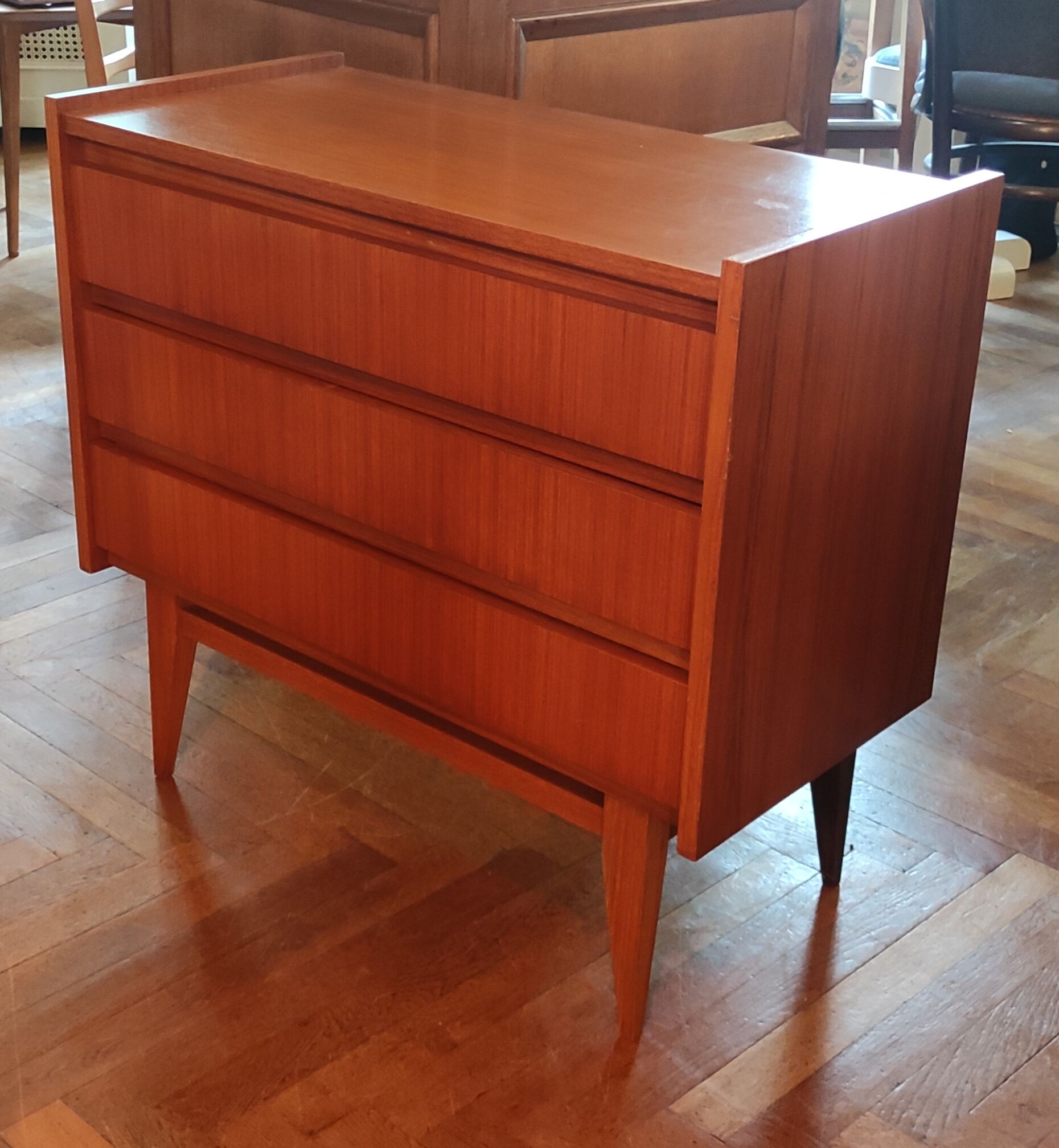 Vintage chest of drawers