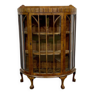 Vitrine anglaise en noyer des années 1950