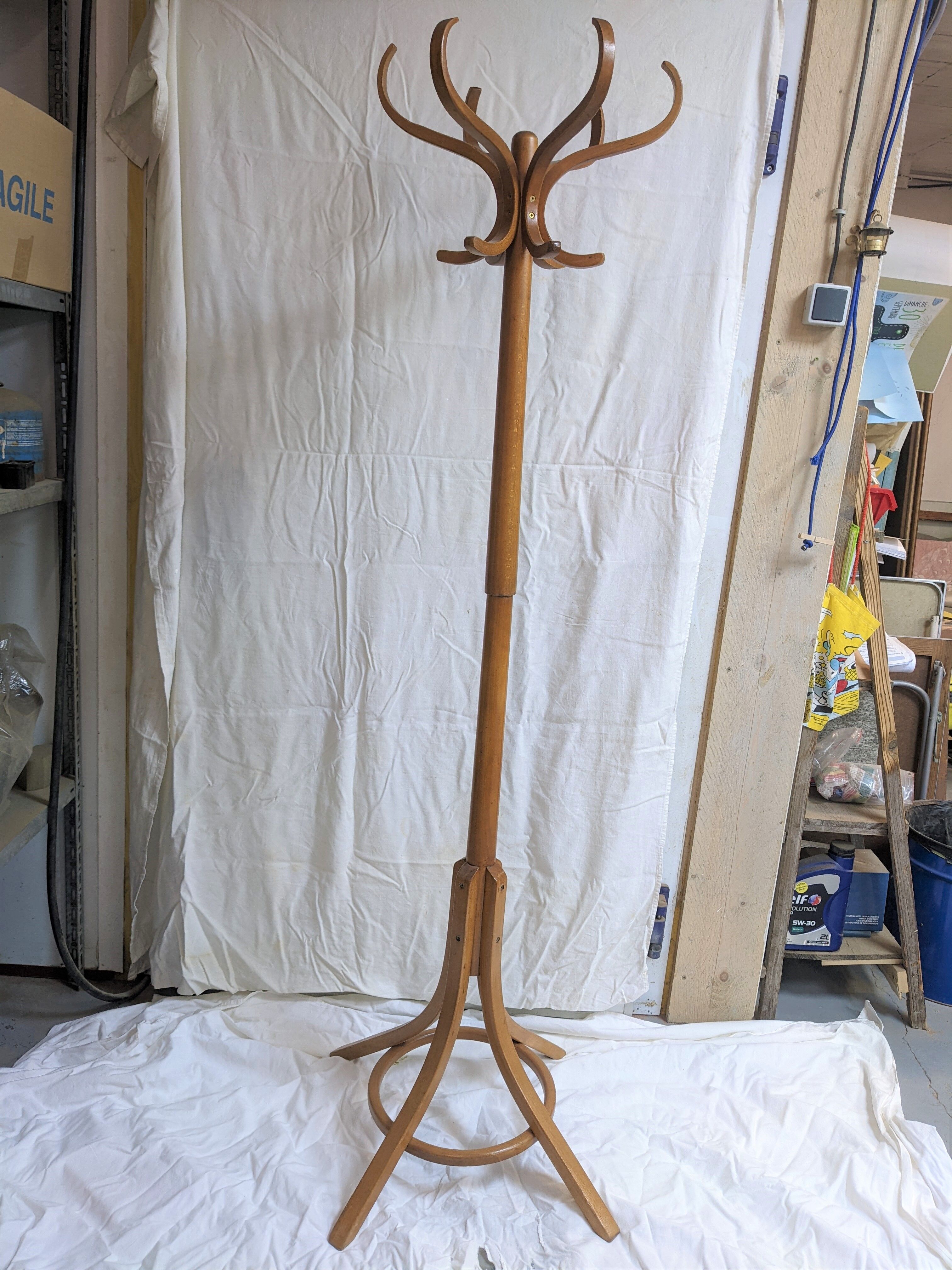 Parrot coat rack