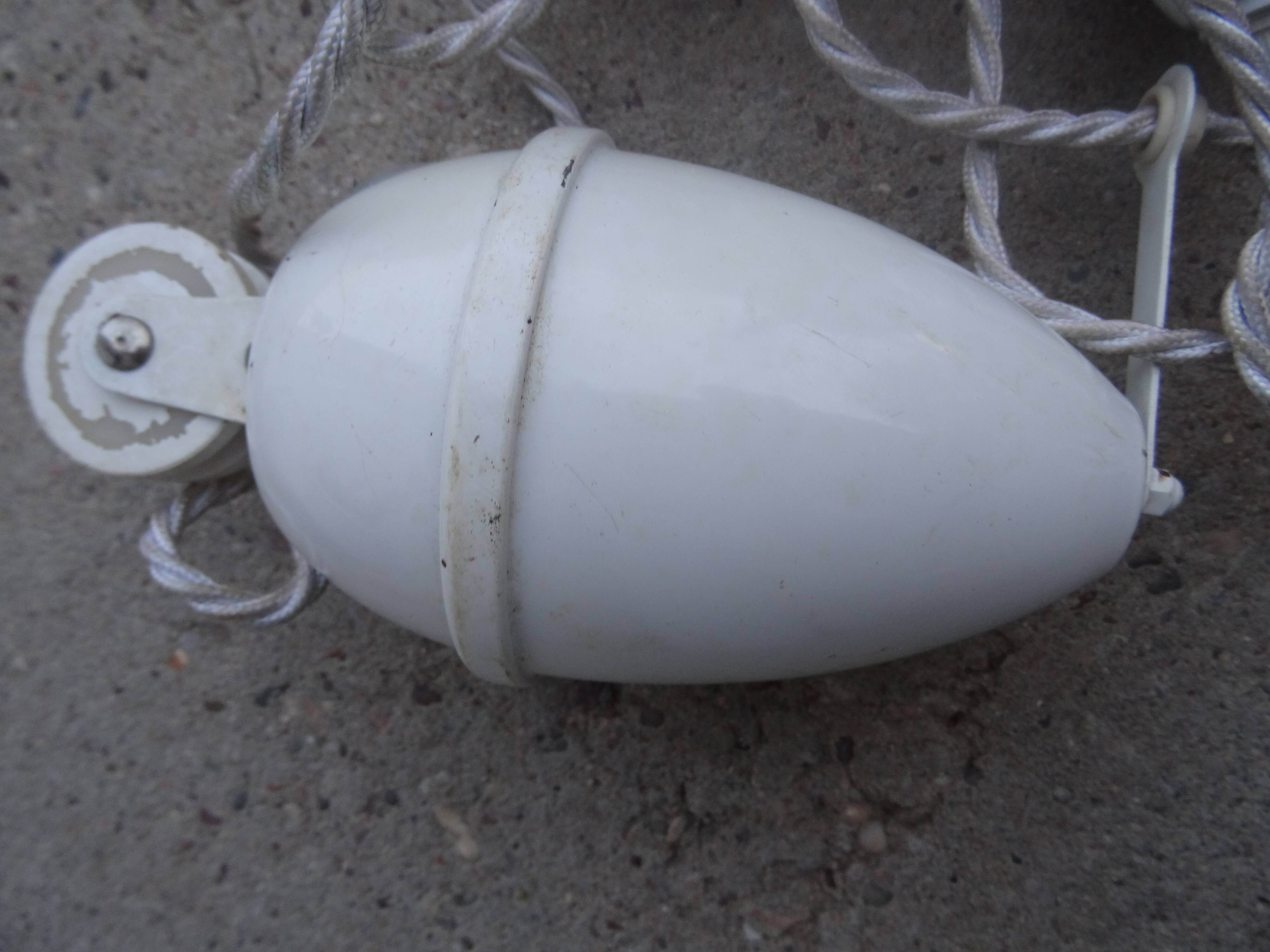 Porcelain hanging lamp