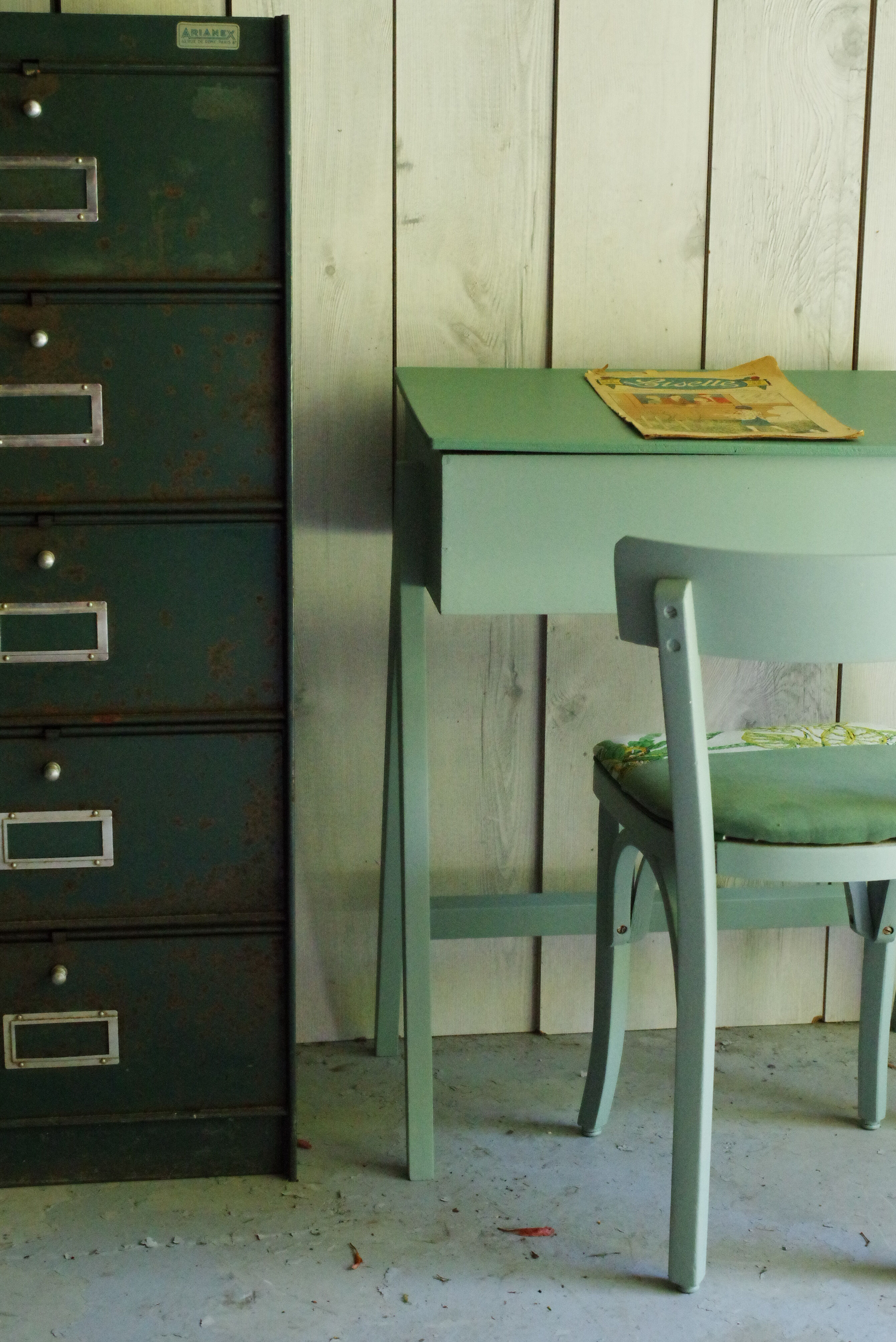 Desk compass feet and vintage Baumann chair revisited