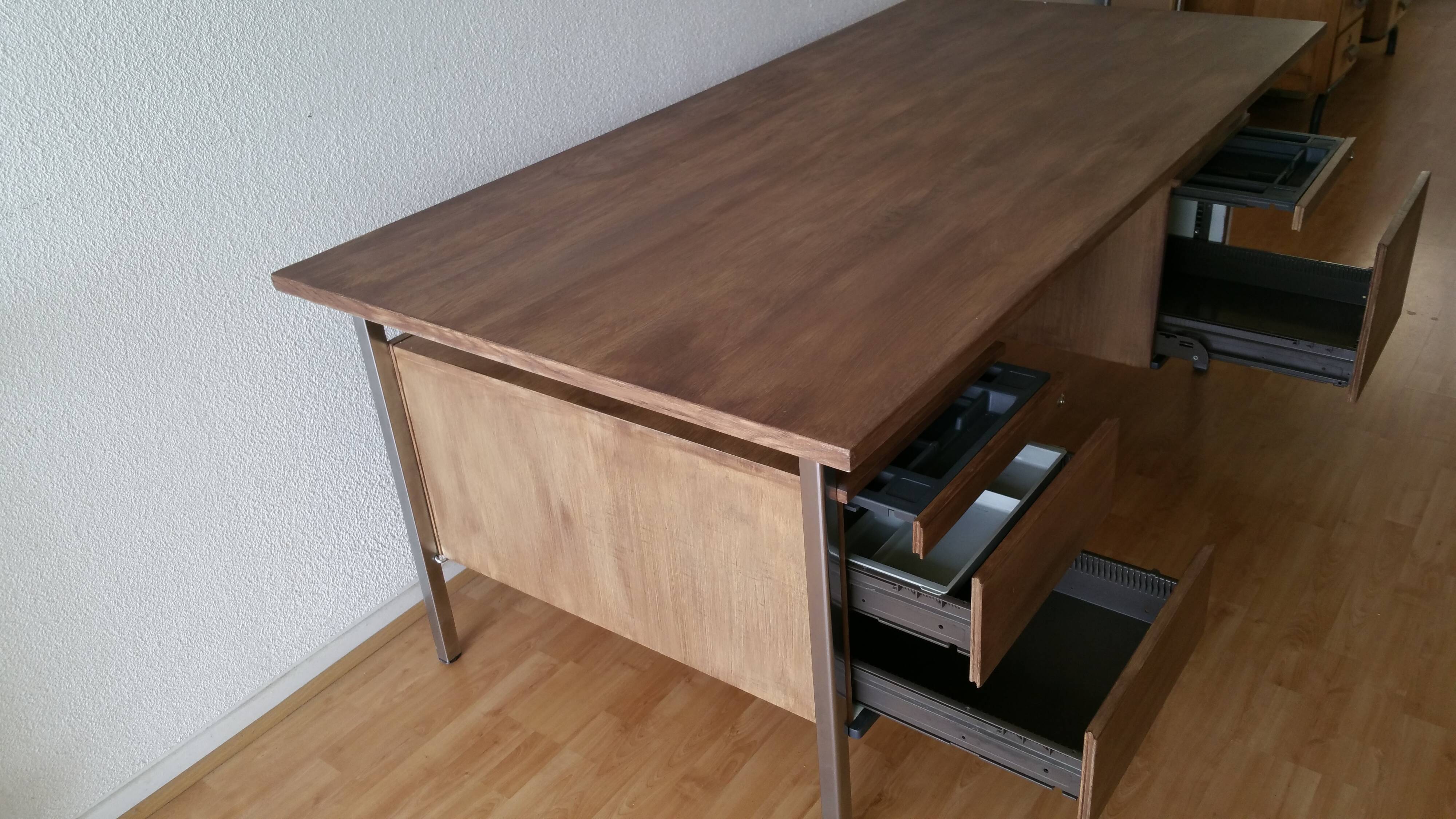 Desk year 50/60