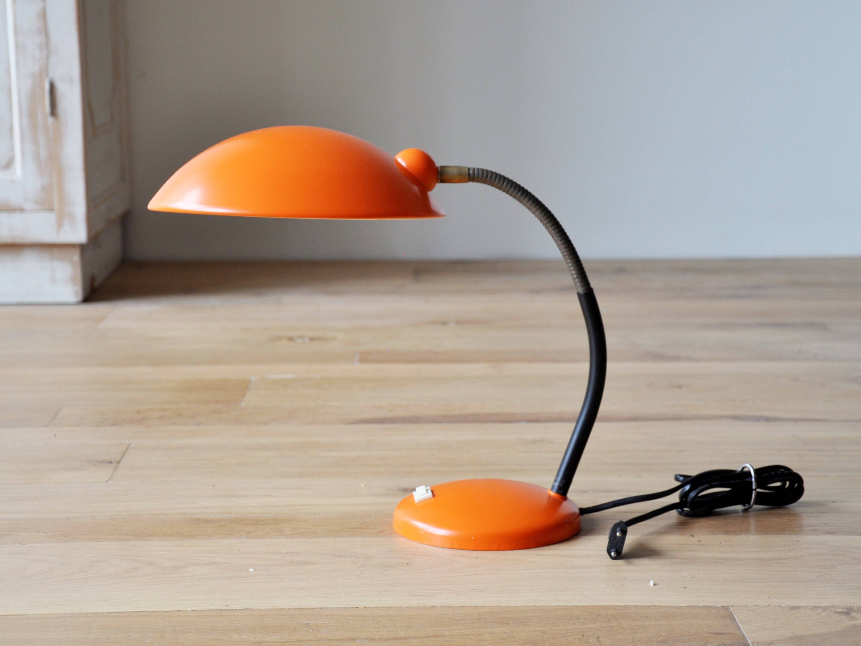 Vintage space age 70s table lamp with a bendable neck