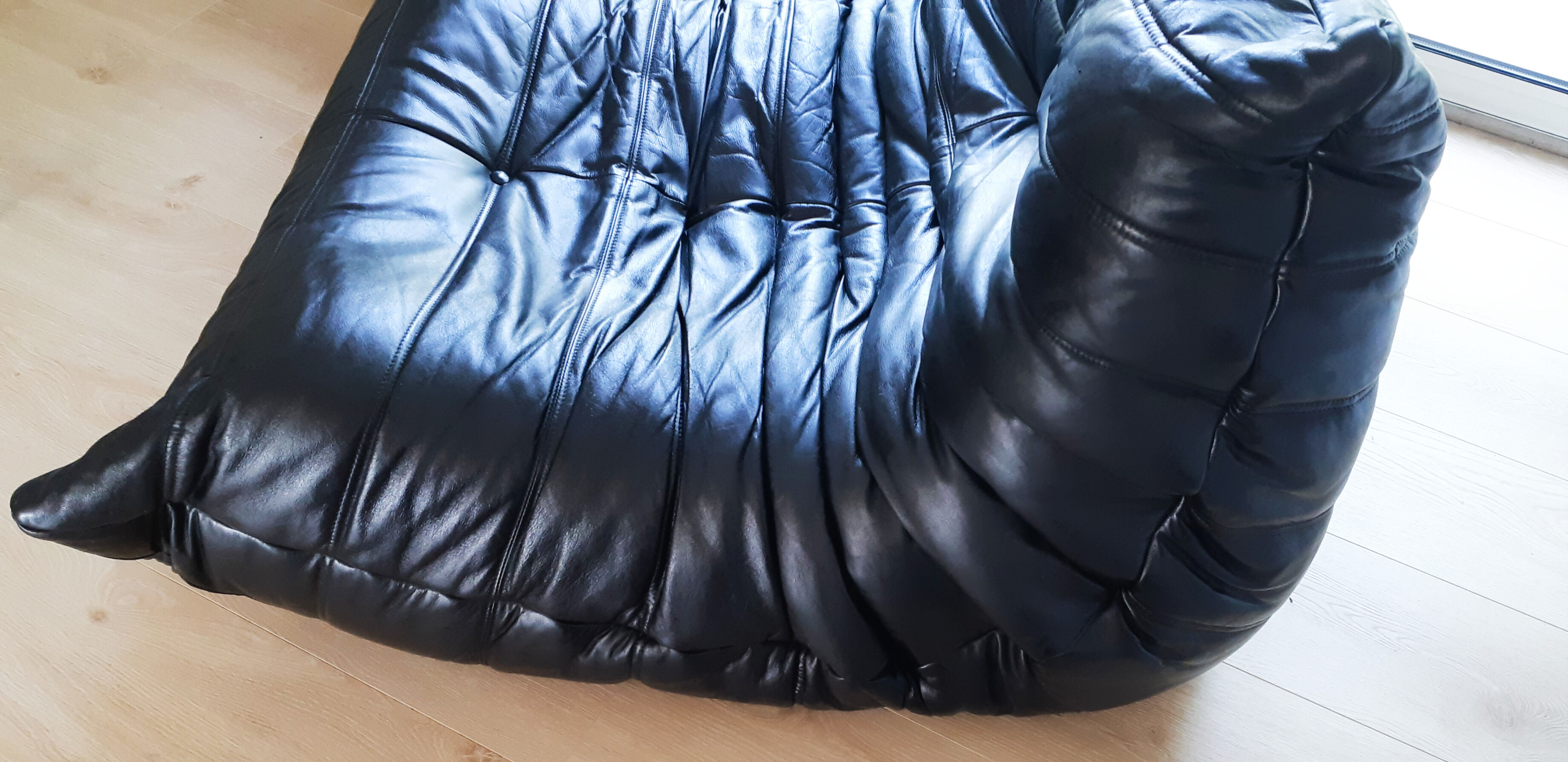 2-seater black leather Togo sofa by Michel Ducaroy for Ligne Roset in 1973