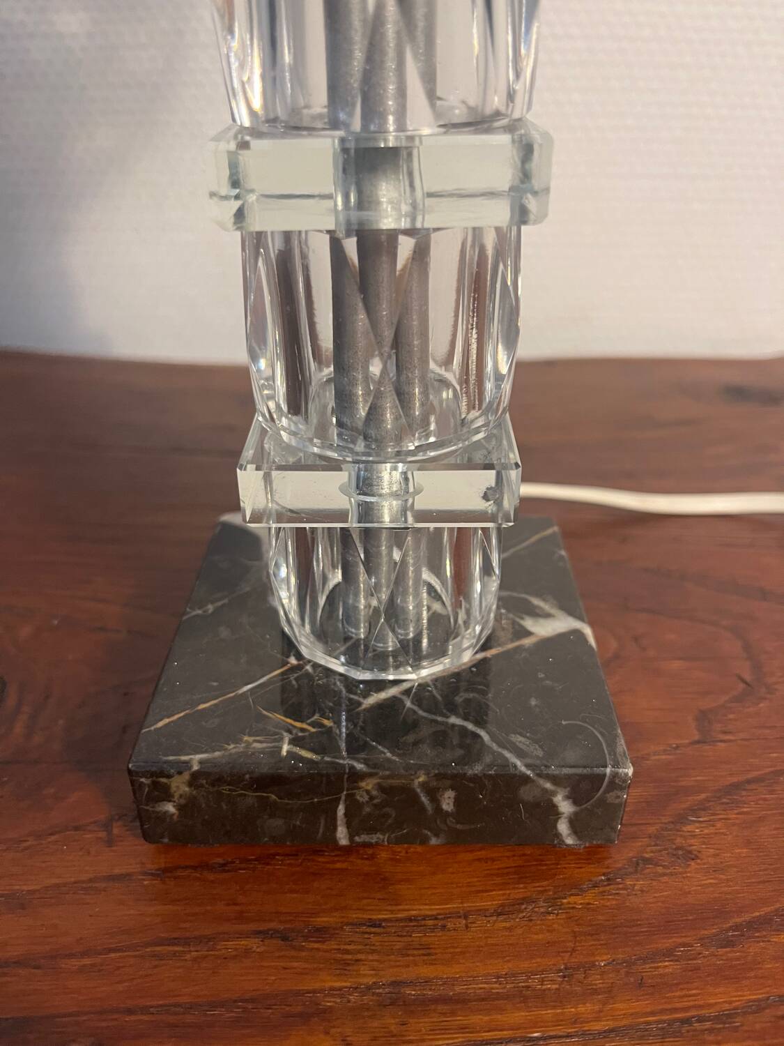 Lampe art déco marbre et verre avec globe strié