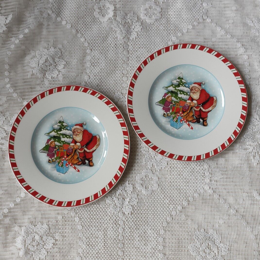 Pair of Villeroy & Boch christmas plates
