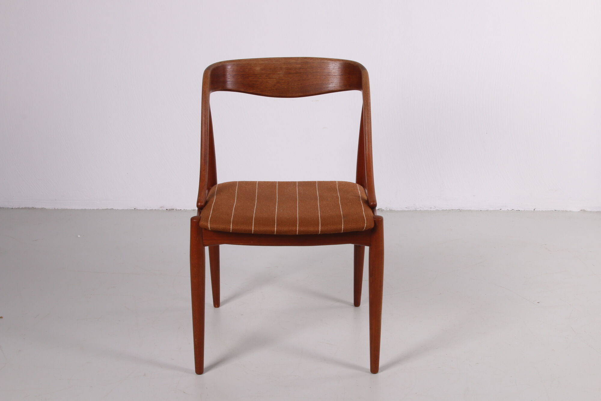 Set of 2 dining room chairs by Johannes Andersen for Uldum Mobelfabric, 1950s