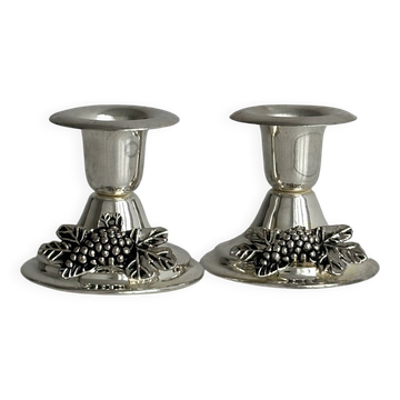 Paire de bougeoirs vintage en métal léger motif raisin