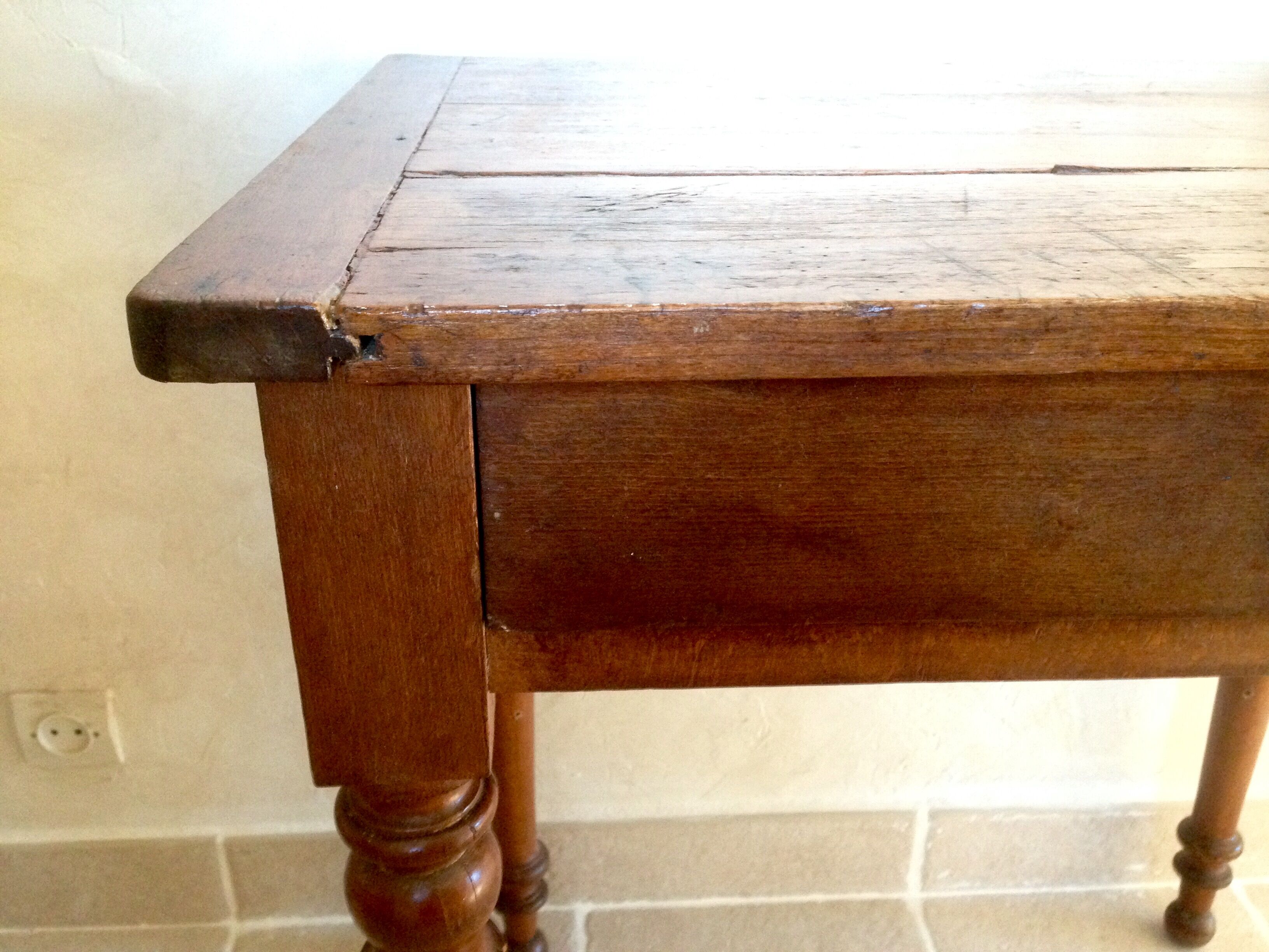 Table d'appoint pieds en bois tourné