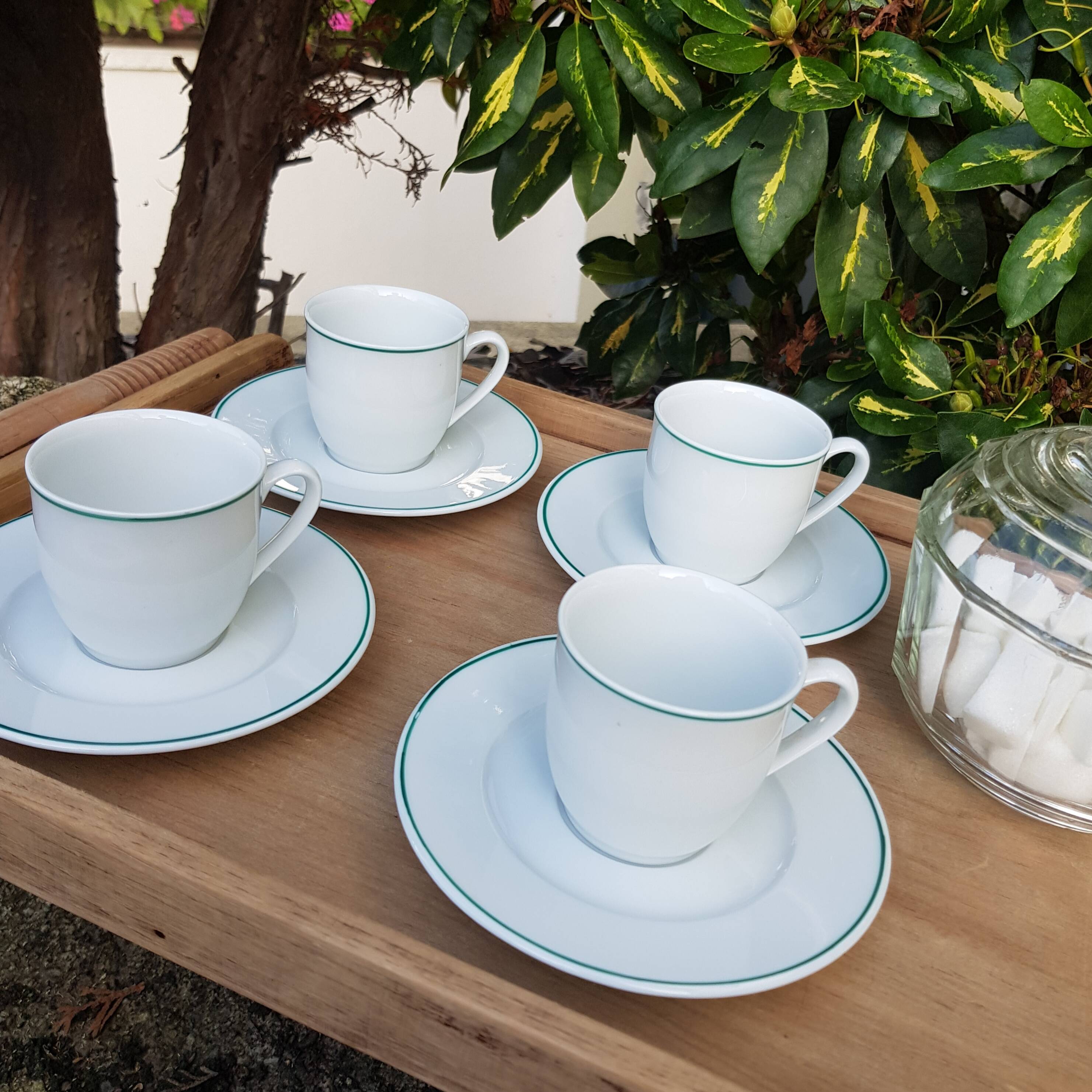 4 cups and saucers Guy Degrenne