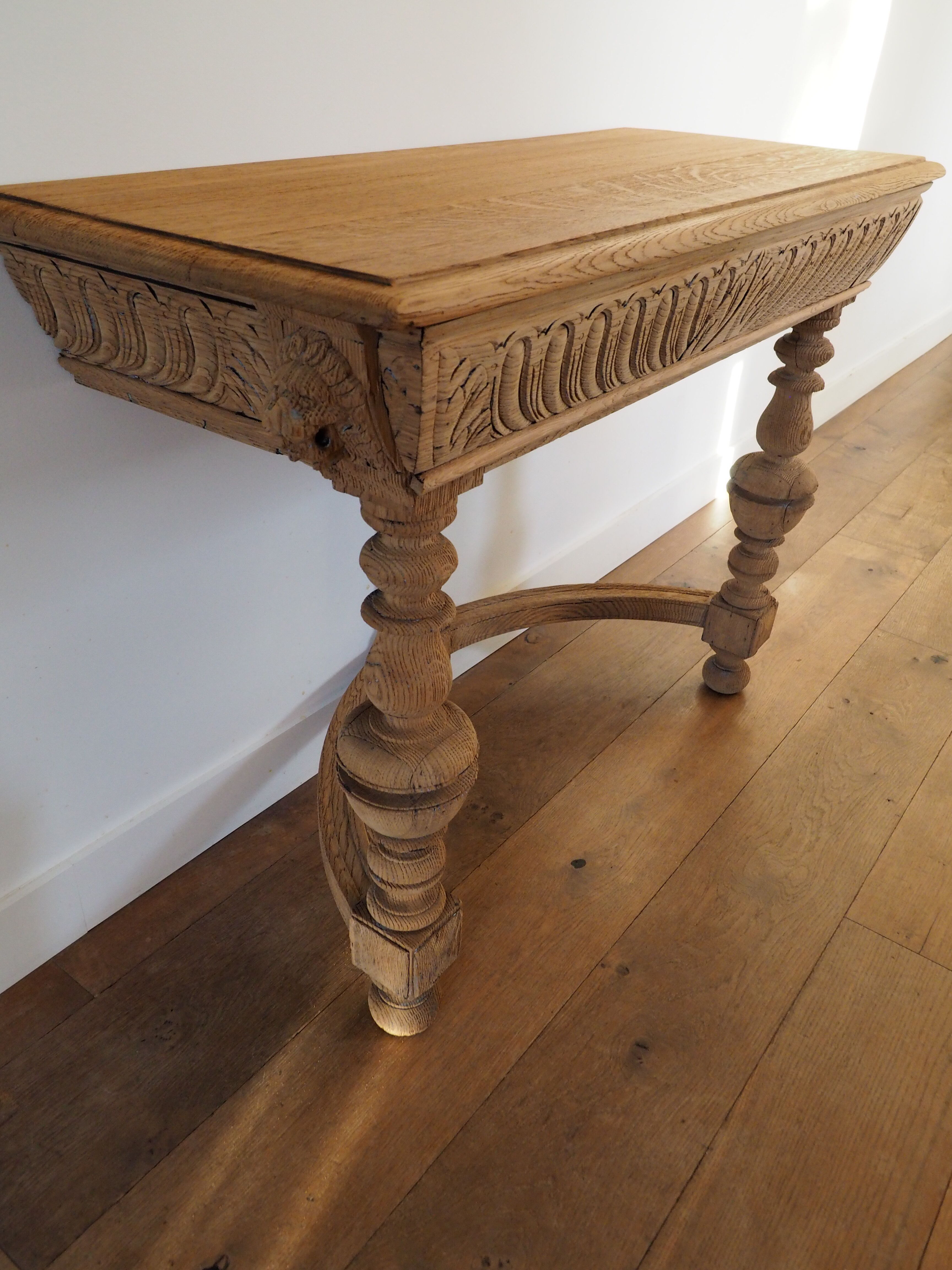 Oak console
