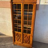 Display case: 2-door bookcase